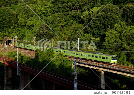 第六大和川橋梁を走る201系普通電車6両 第六大和川橋梁を走る201系普通電車6両 90742591