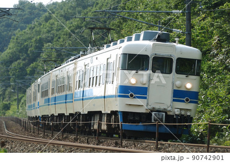 北陸本線　津幡ー倶利伽羅　JR西日本　413系　B11+B02編成（金沢） 90742901
