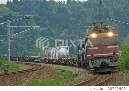 北陸本線　津幡ー倶利伽羅　JR貨物　EF81-8（富山） 90742906
