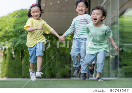 子供 男女 友達 90743547