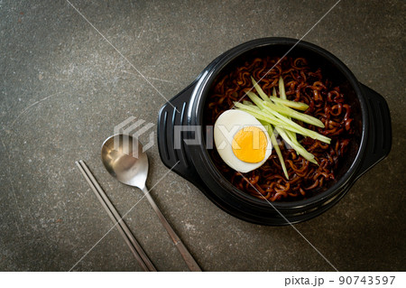 Korean Instant Noodle with Black Bean Sauce (Jajangmyeon or JJajangmyeon) 90743597