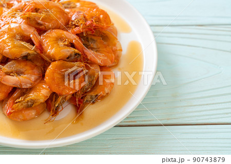 Sweet shrimps is Thai dish which cooks with fish sauce and sugar 90743879