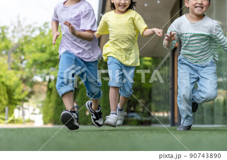 子供 男女 友達 90743890