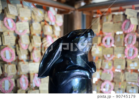 岡崎神社の撫で兎像-1 岡崎神社の撫で兎像-1 90745179