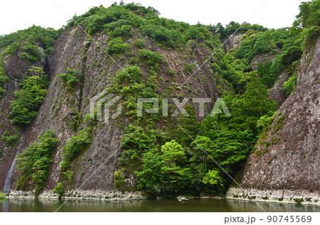 和歌山県 古座川町の一枚岩 和歌山県 古座川町の一枚岩 90745569
