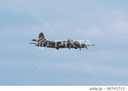 アメリカ陸軍ボーイングB-17G爆撃機 アメリカ陸軍ボーイングB-17G爆撃機 90745712