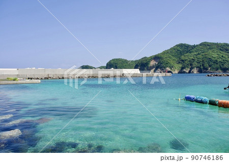 島根半島四十二浦の島根町多古　沖泊浦の港 90746186