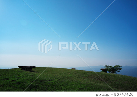 春の青山高原 円山草原からの眺望 春の青山高原 円山草原からの眺望 90747426