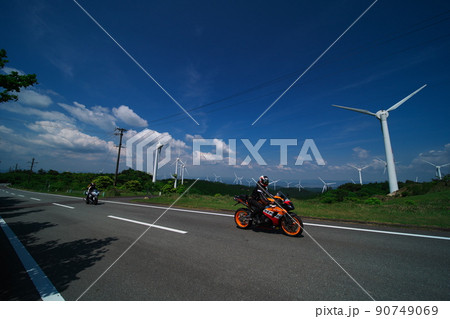 春の青山高原ドライブウェイでバイクツーリング 90749069