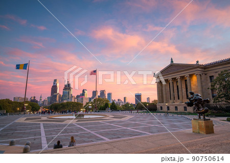 Beautiful Philadelphia skyline at sunset 90750614