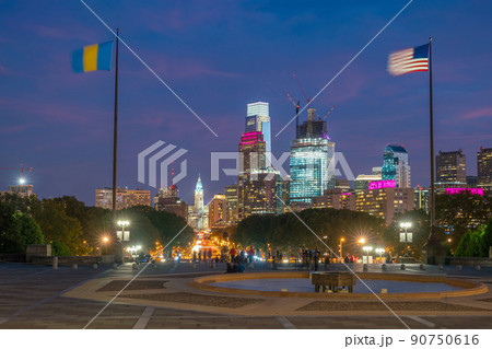 Beautiful Philadelphia skyline at sunset 90750616