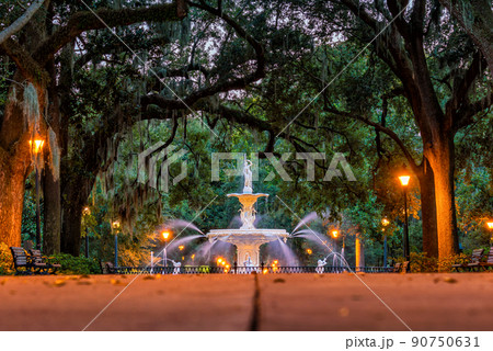 Famous historic Forsyth Fountain in Savannah, Georgia 90750631