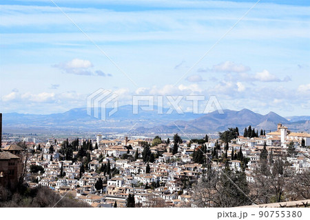 グラナダの街並み グラナダの街並み 90755380