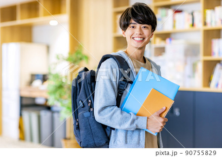 大学生　男の子 90755829