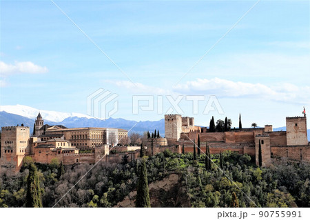 アルハンブラ宮殿　遠景 90755991