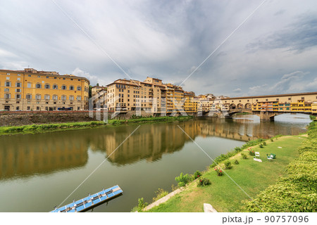 Florence Tuscany Italy - River Arno and Ponte Vecchio Bridge 90757096