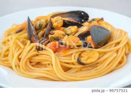Mussel pasta 90757521