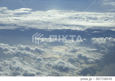 空と雲 90758640