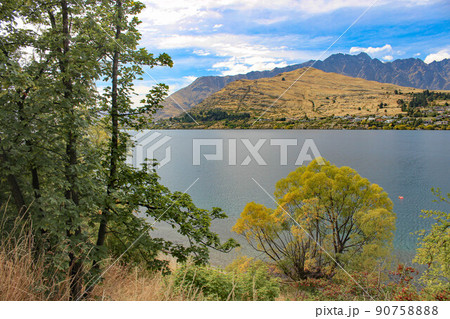 【クイーンズタウン】ワカティプ湖　晴れ 90758888