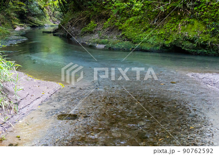 鹿児島県霧島市横川町の大出水の湧水 鹿児島県霧島市横川町の大出水の湧水 90762592