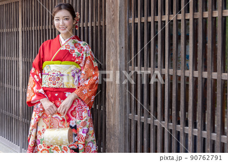 着物姿の女性 90762791
