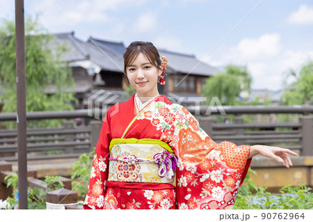 着物姿の女性 着物姿の女性 90762964