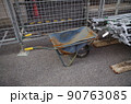 年季の入った猫車 90763085