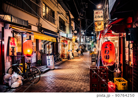 【写真素材】夜景・東京繁華街【西荻窪】 【写真素材】夜景・東京繁華街【西荻窪】 90764250