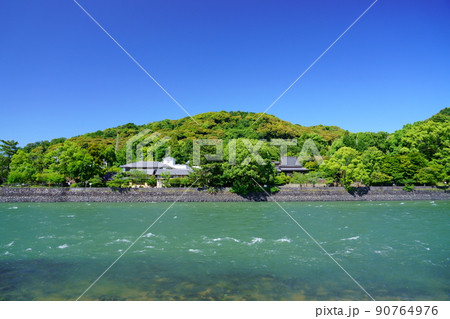 京都・宇治・宇治公園から見た対岸 京都・宇治・宇治公園から見た対岸 90764976