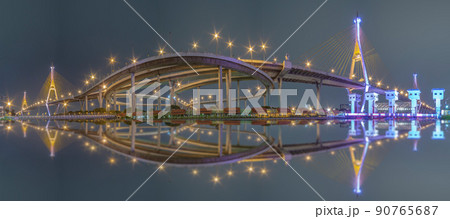 Pnorama Bhumibol Bridge, Chao Phraya River Bridge. Turn on the lights in many colors at night. 90765687