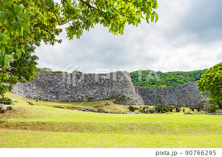 沖縄　今帰仁城跡 90766295