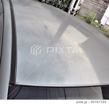 車の屋根の塗装の劣化・色あせ 90767299