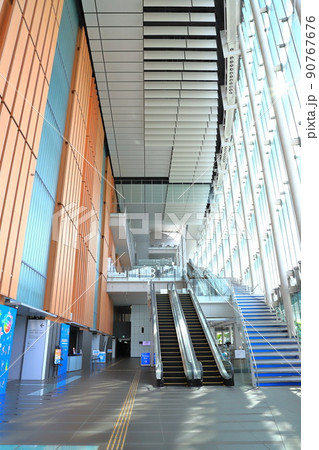 日本科学未来館　エントランスから見上げたドームシアター 90767676