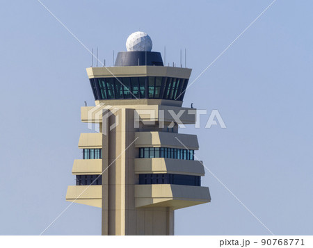 沖縄 那覇空港の管制塔 / Naha Airport, Okinawa, Japan 90768771