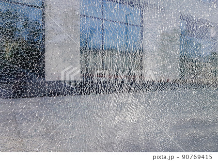 broken glass transparent. broken glass transparent. 90769415