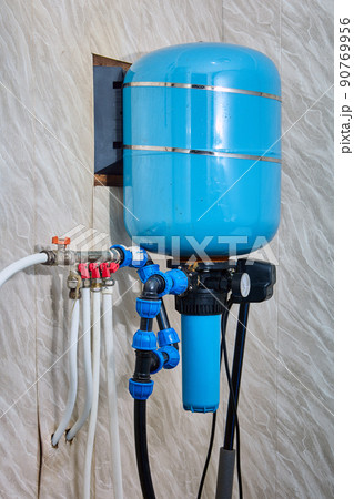 Bladder type well pressure tank is most common and modern one. 90769956