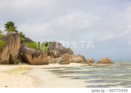 セイシェル、ラ・ディーグ島のラ・スルス・ダルジャン・ビーチ セイシェル、ラ・ディーグ島のラ・スルス・ダルジャン・ビーチ 90773456