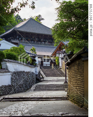 東大寺二月堂の裏参道 90773788