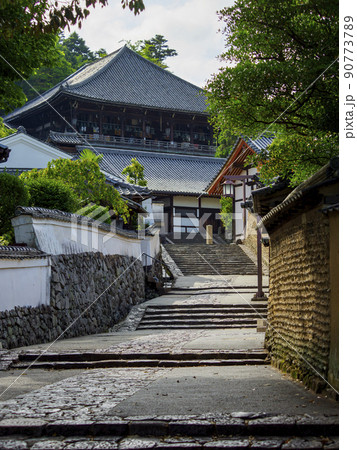 東大寺二月堂の裏参道 90773789