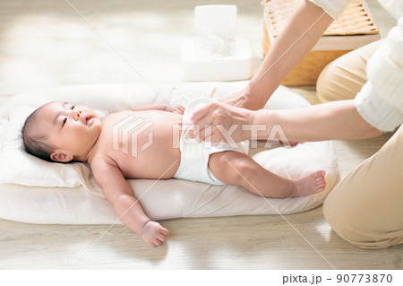 おむつ交換  布おむつ　自然派育児　SDGs 90773870