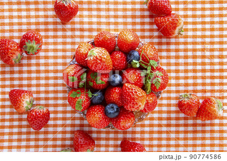 イチゴのタルト 90774586