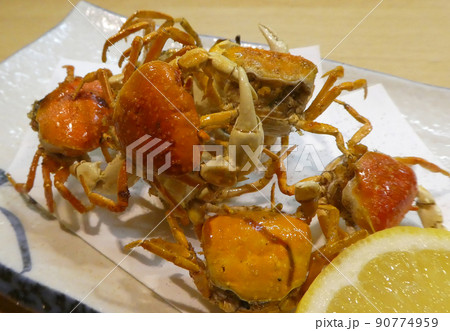 清流のめぐみ、沢蟹の唐揚げ 90774959