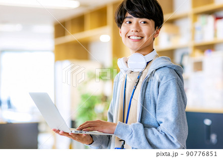 エンジニア　男性 90776851