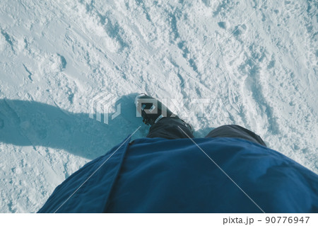 skiing 90776947