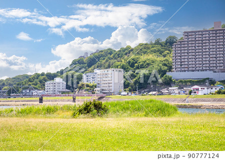 古刹で有名な三滝寺のある三滝本町方面の風景です。川や山の緑がきれいな住宅環境イメージをどうぞ。広島県 古刹で有名な三滝寺のある三滝本町方面の風景です。川や山の緑がきれいな住宅環境イメージをどうぞ。広島県 90777124
