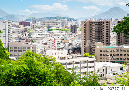 比治山展望台から広島市の宇品地区などの南方面を展望しています。G7会場のプリンスホテルが見えます。 比治山展望台から広島市の宇品地区などの南方面を展望しています。G7会場のプリンスホテルが見えます。 90777131