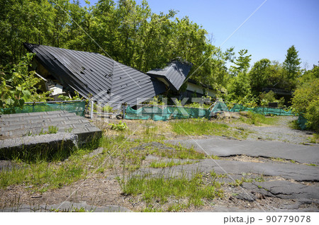 洞爺 西山山麓火口(破壊された住宅) 洞爺 西山山麓火口(破壊された住宅) 90779078