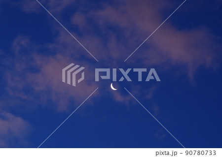 夜明けの空 90780733