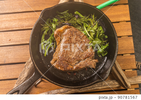 グリルステーキ Thick cut luxury fresh beef steak タイトル変更 グリルステーキ Thick cut luxury fresh beef steak タイトル変更 90781567