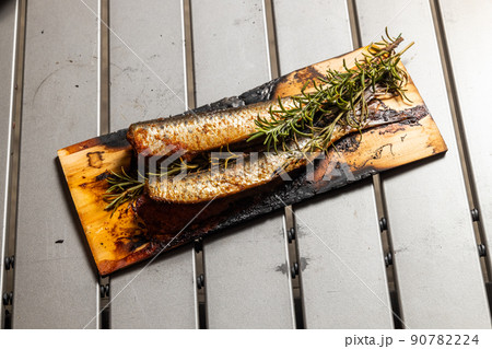 手作り燻製　Homemade smoked food at the campsite() 90782224